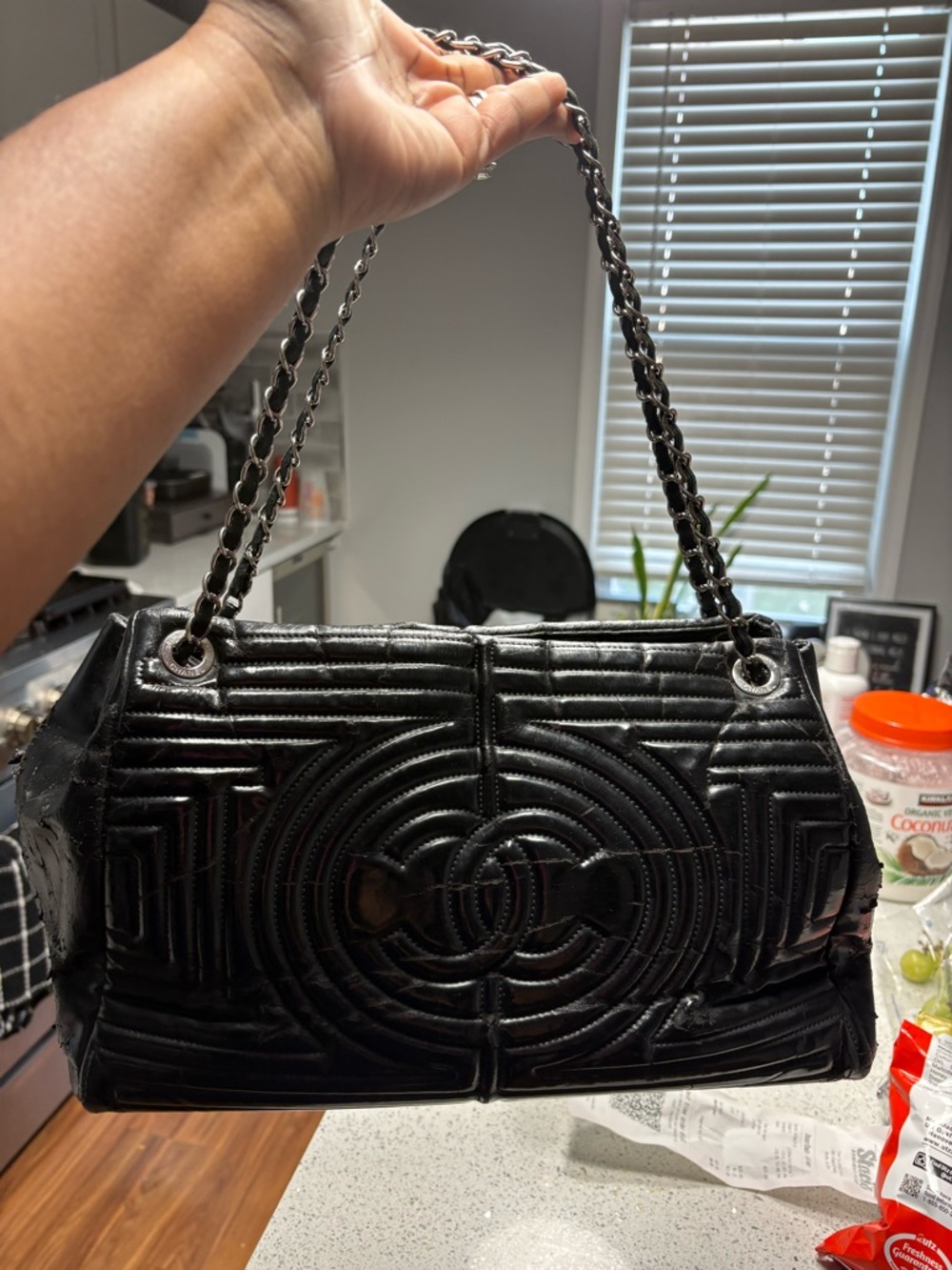 CHANEL Black Quilted Leather Shoulder Bag with Chain Strap